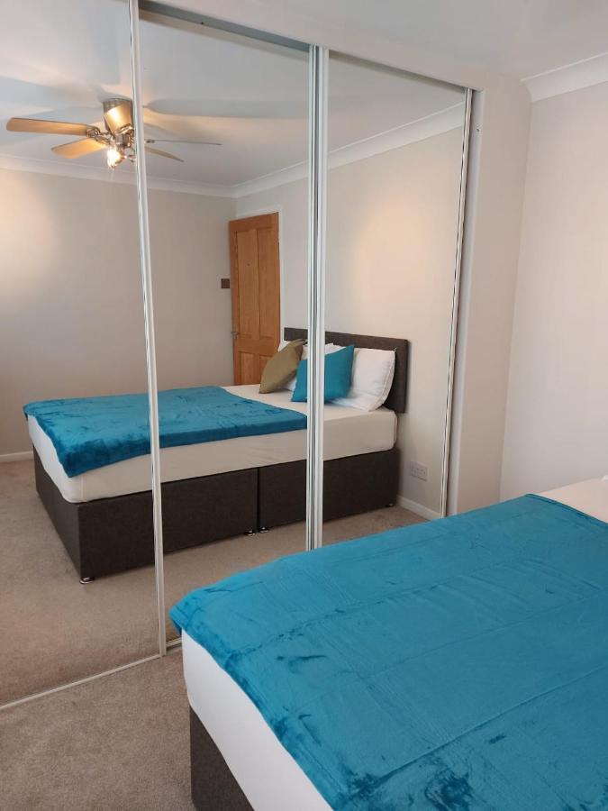 Central Ashford Stay - Contractors & Families Welcome - Free Parking Ashford (Kent) Exterior foto