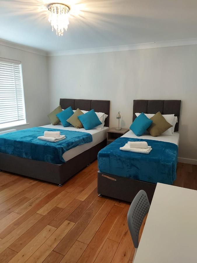 Central Ashford Stay - Contractors & Families Welcome - Free Parking Ashford (Kent) Exterior foto