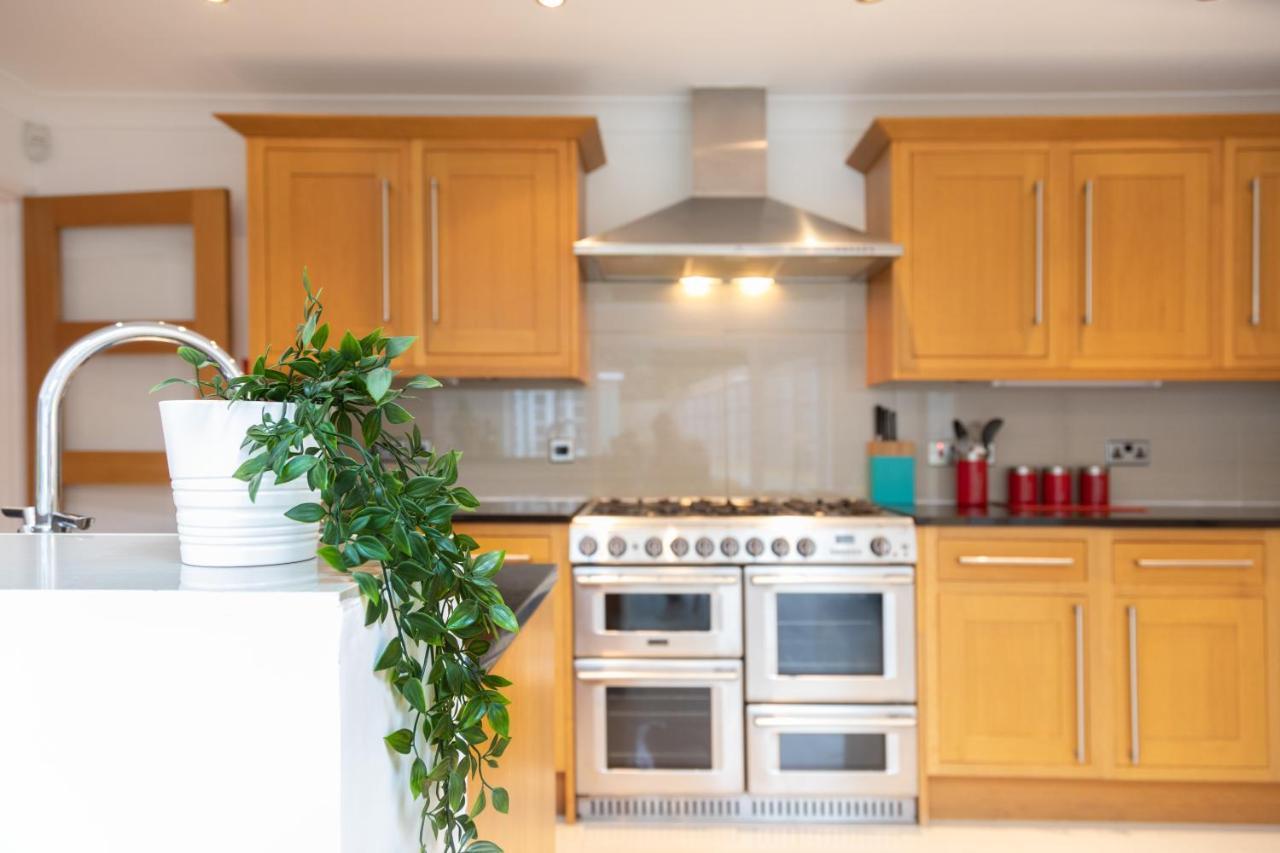 Central Ashford Stay - Contractors & Families Welcome - Free Parking Ashford (Kent) Exterior foto