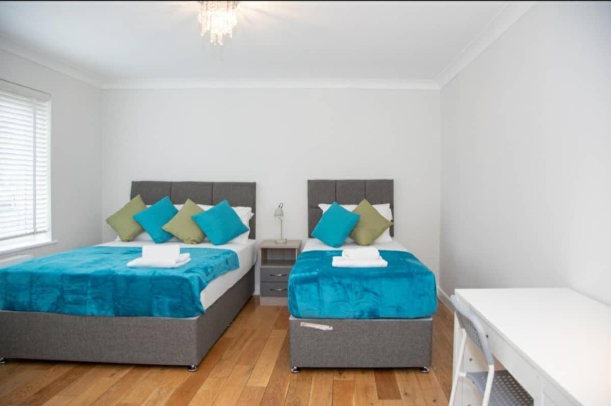 Central Ashford Stay - Contractors & Families Welcome - Free Parking Ashford (Kent) Exterior foto